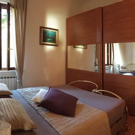 2 Con Terrazza Nel * 莫内利亚